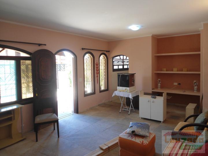 Casa para alugar com 3 quartos, 250m² - Foto 4