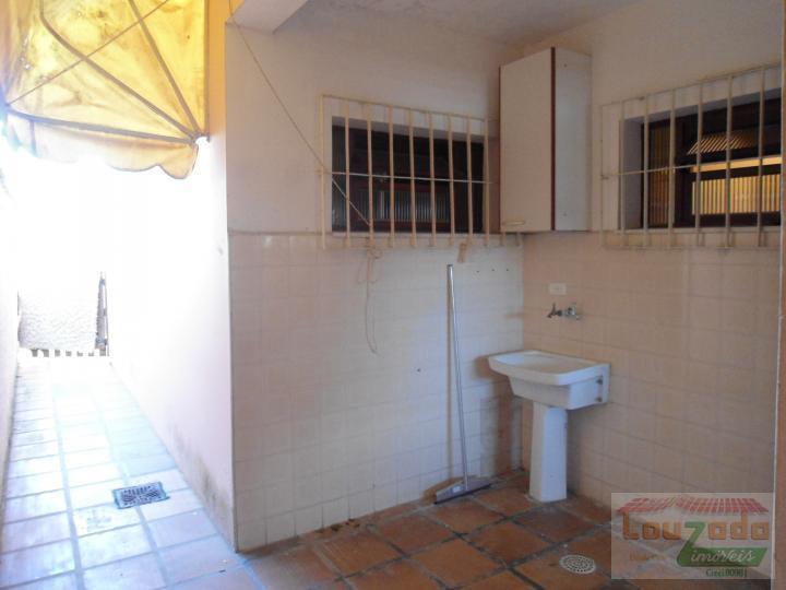 Casa para alugar com 3 quartos, 250m² - Foto 14