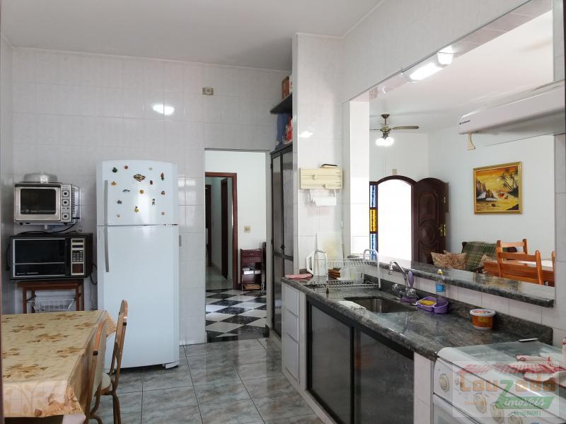 Casa à venda com 3 quartos, 300m² - Foto 15