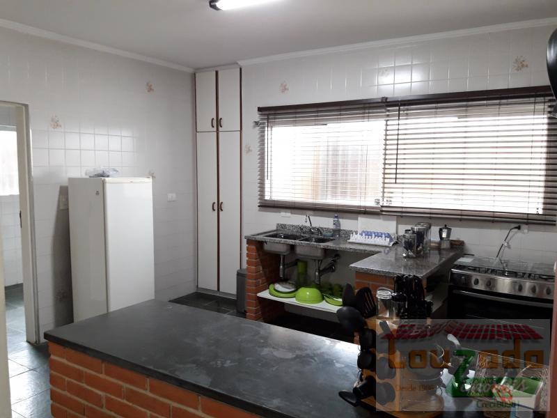 Sobrado à venda com 4 quartos, 250m² - Foto 11