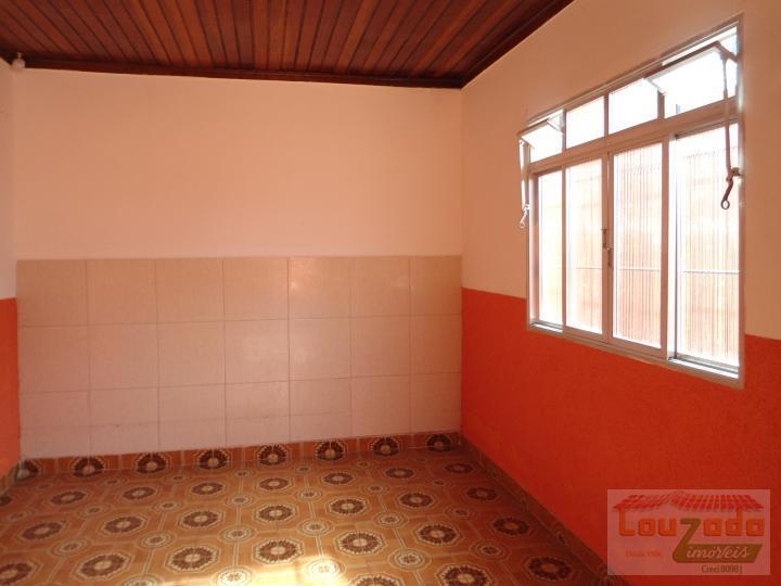 Casa à venda com 2 quartos, 250m² - Foto 3