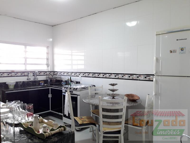 Casa à venda com 3 quartos, 250m² - Foto 14