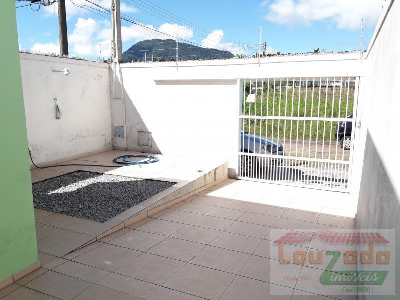 Casa à venda com 2 quartos, 210m² - Foto 2