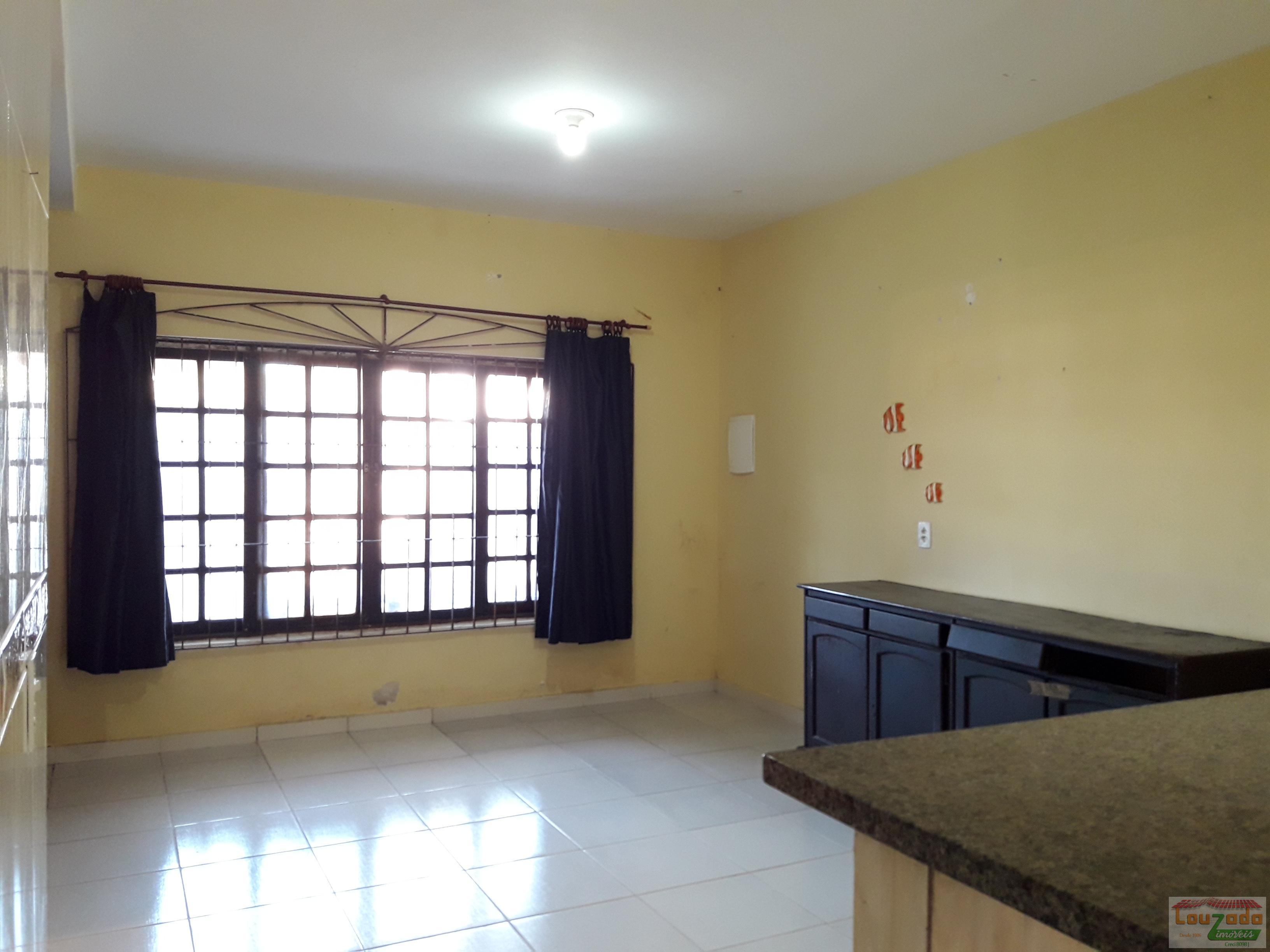 Casa à venda com 2 quartos, 150m² - Foto 1