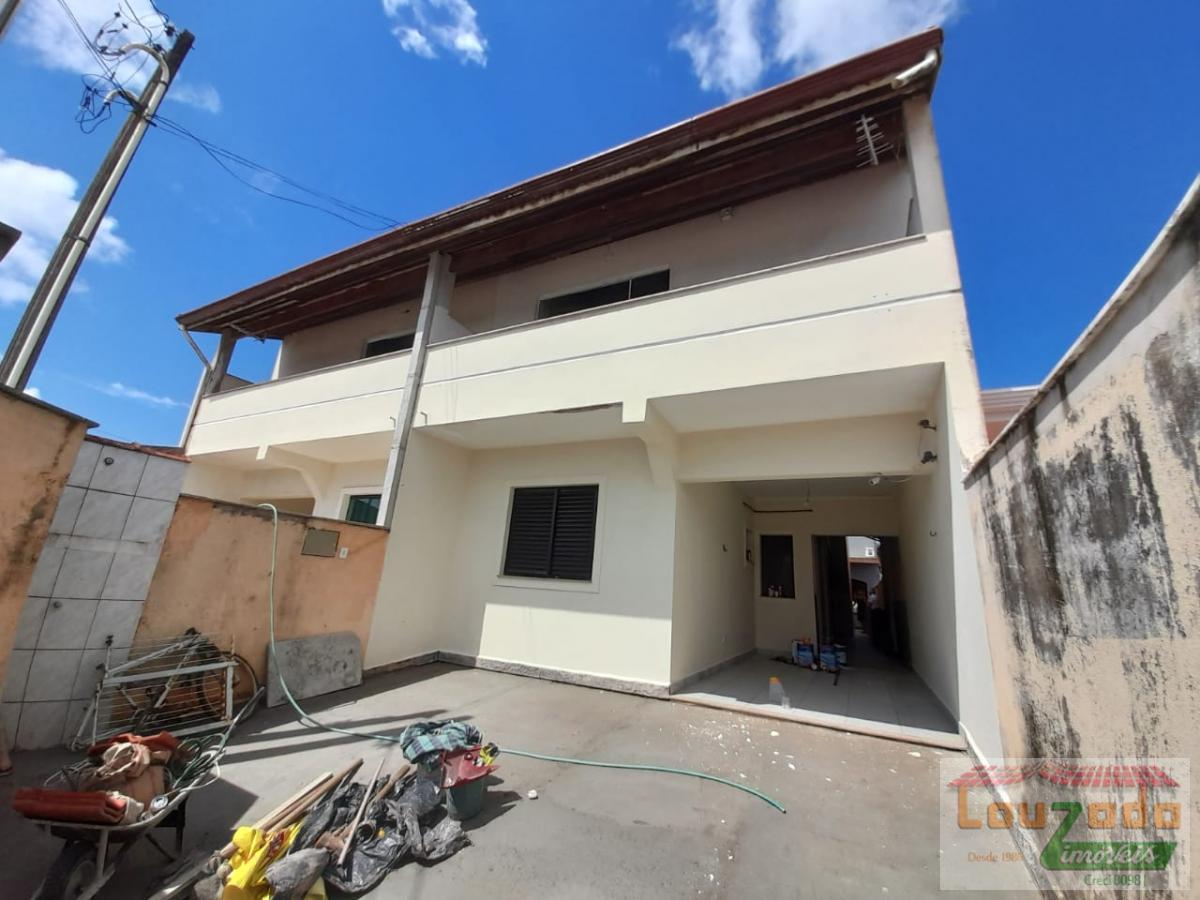 Sobrado à venda com 2 quartos, 181m² - Foto 1