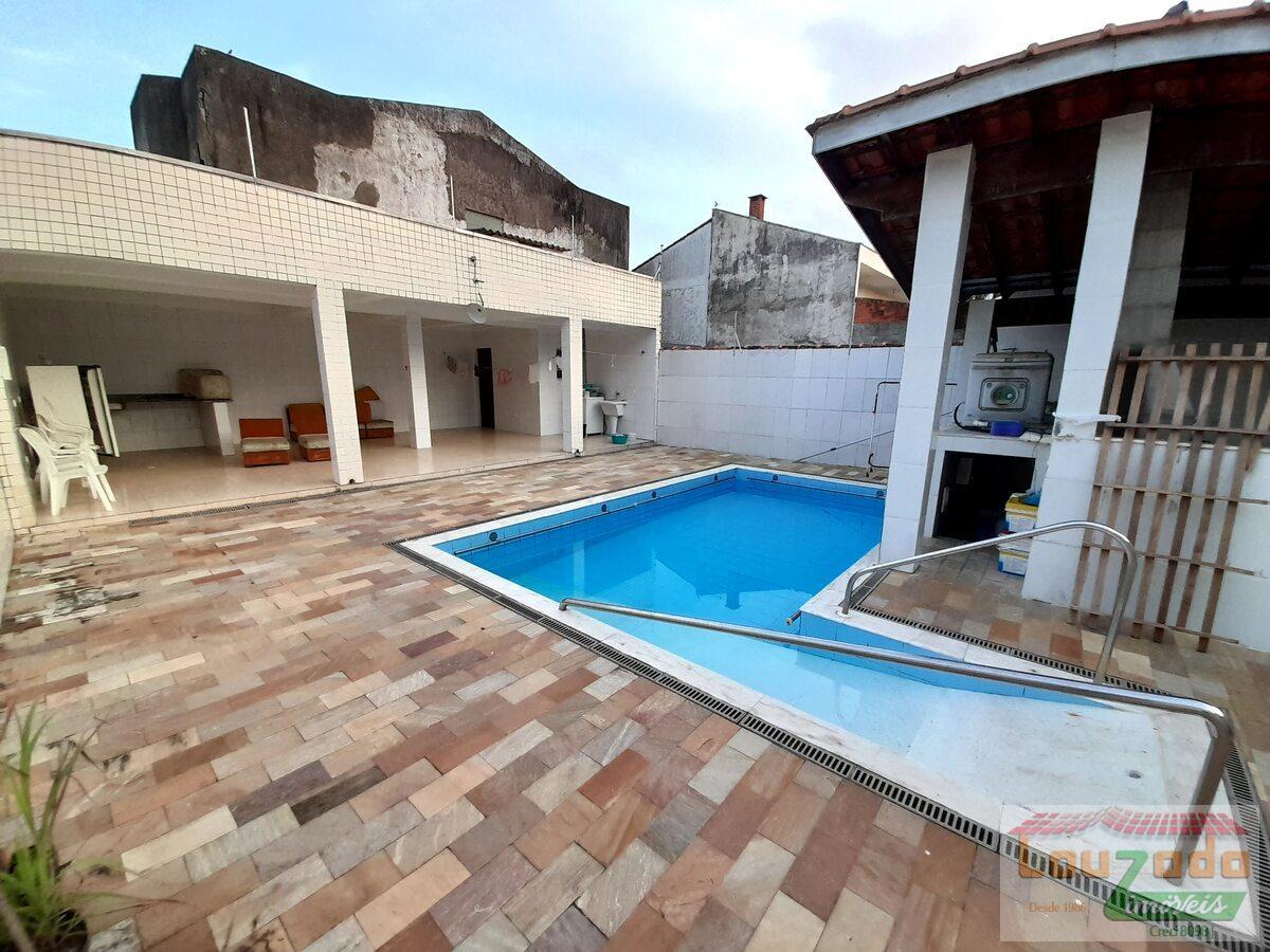 Casa à venda com 3 quartos, 395m² - Foto 1