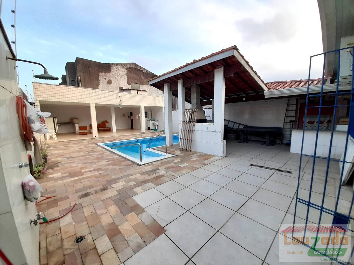 Casa à venda com 3 quartos, 395m² - Foto 2