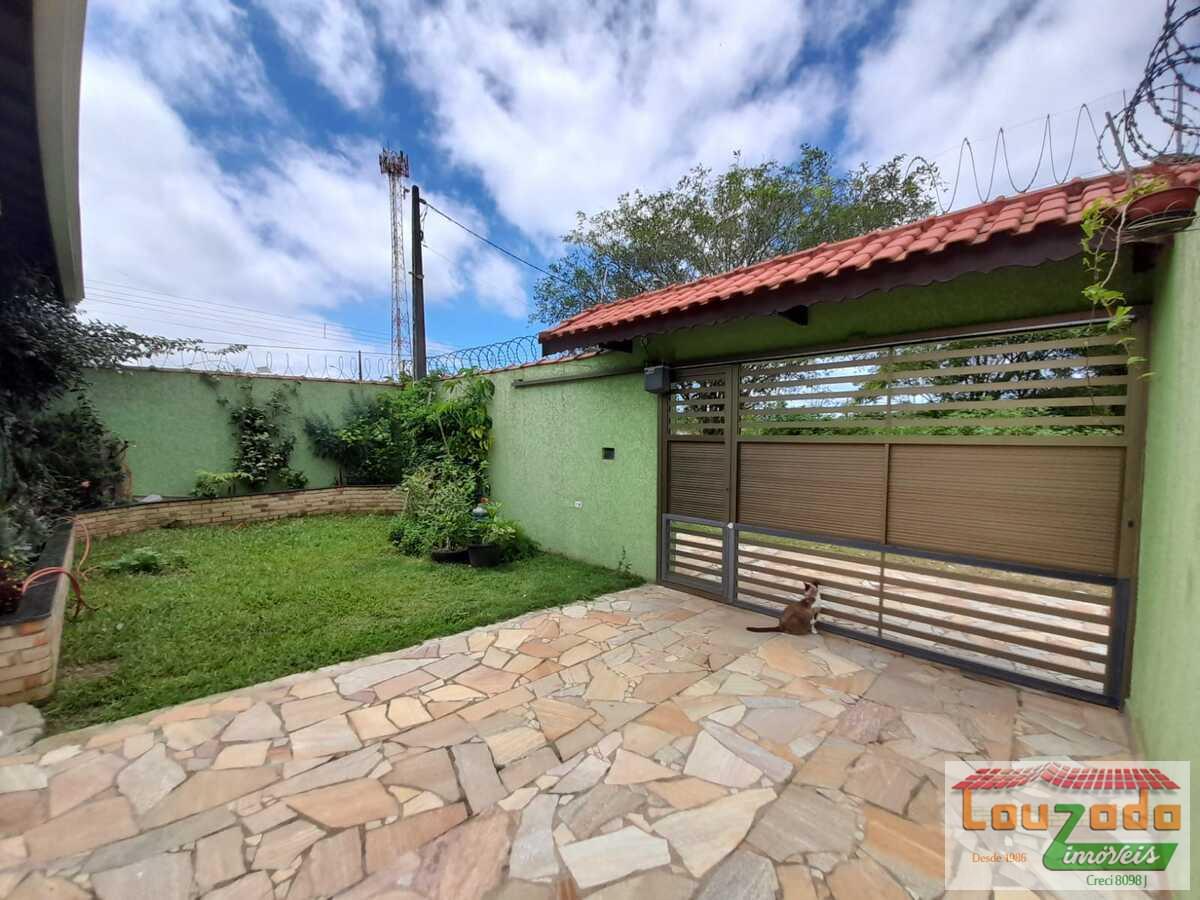 Casa à venda com 4 quartos, 270m² - Foto 2