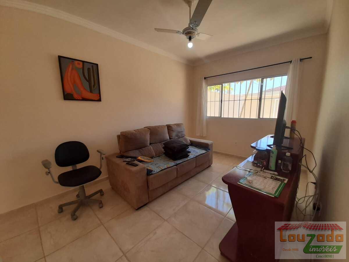 Casa à venda com 3 quartos, 180m² - Foto 4