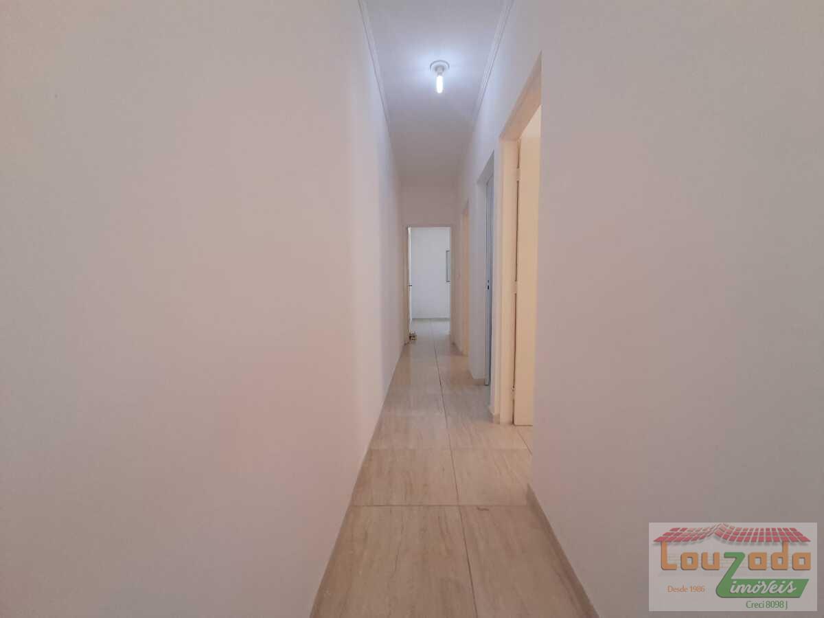 Casa à venda com 3 quartos, 180m² - Foto 7