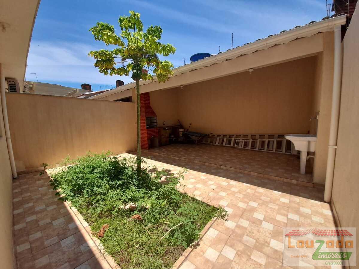 Casa à venda com 3 quartos, 180m² - Foto 15