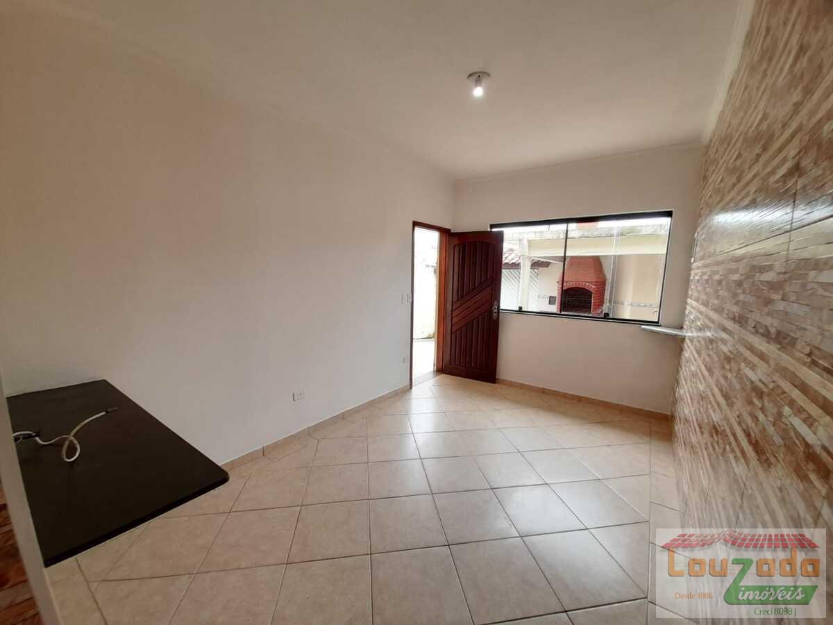 Casa à venda com 2 quartos, 174m² - Foto 2