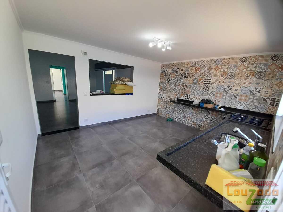 Casa à venda com 4 quartos, 317m² - Foto 2