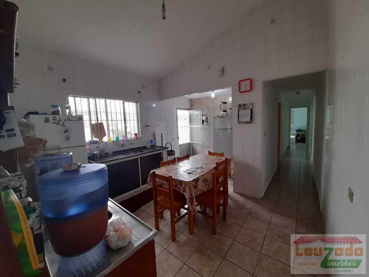 Casa à venda com 2 quartos, 210m² - Foto 4