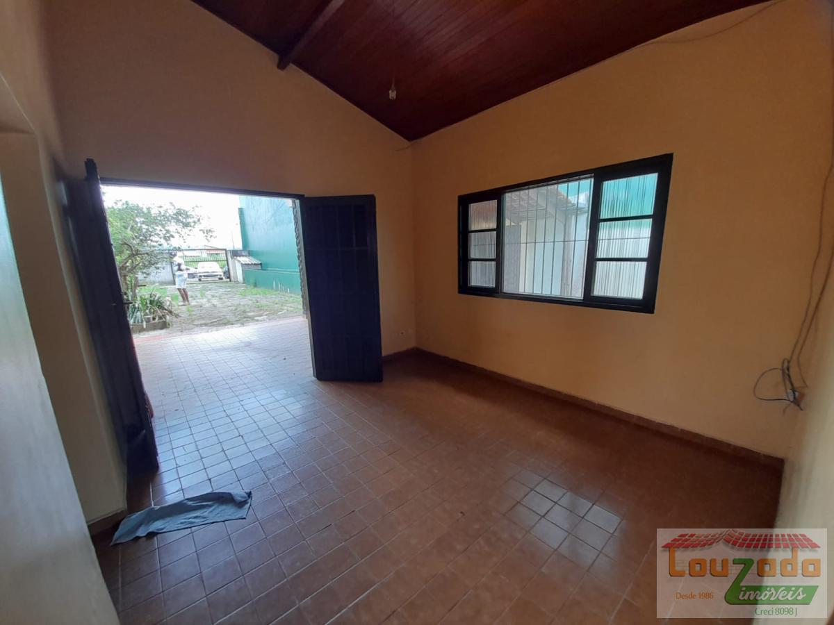 Casa à venda com 2 quartos, 448m² - Foto 4