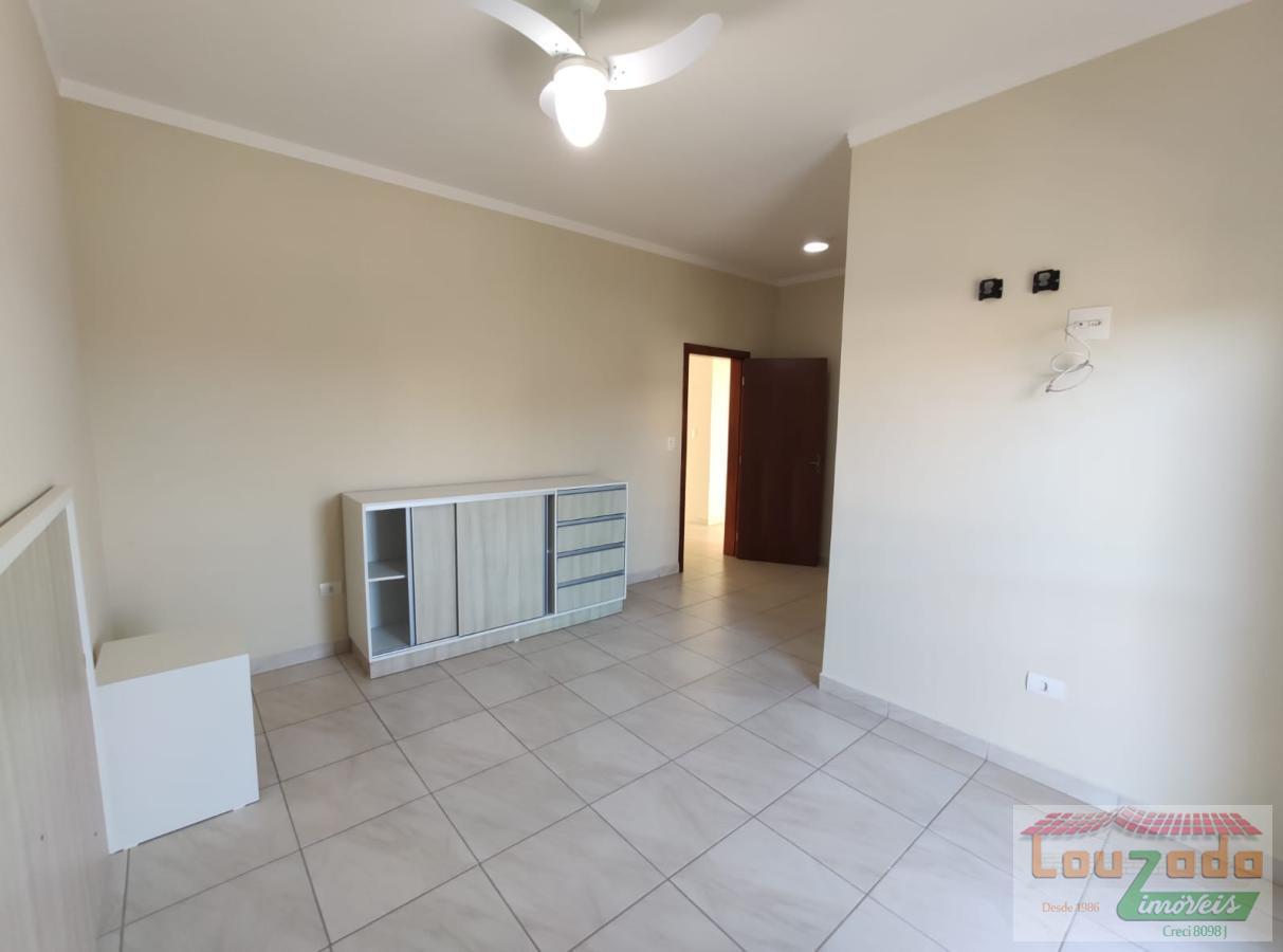 Sobrado à venda com 3 quartos, 329m² - Foto 11