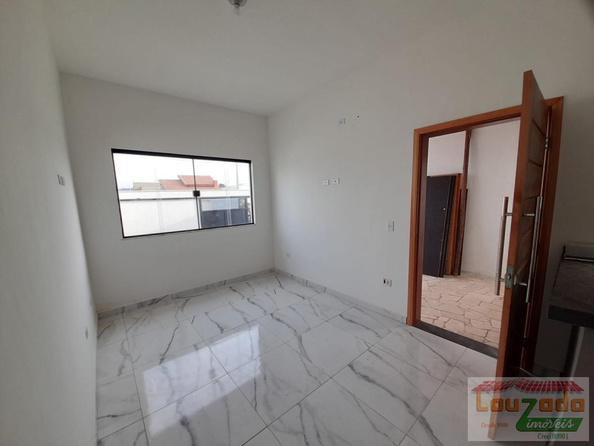 Casa à venda com 2 quartos, 150m² - Foto 2