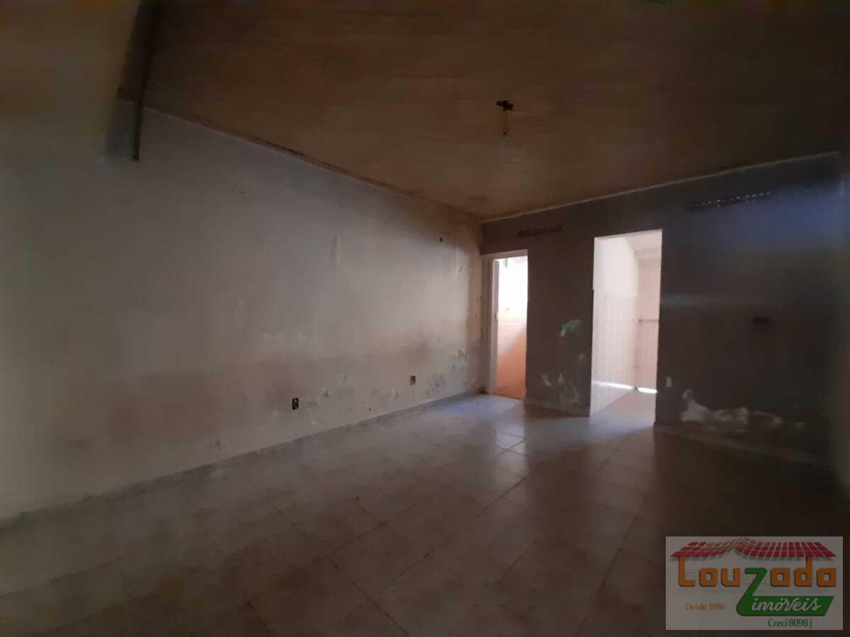 Casa à venda com 2 quartos, 300m² - Foto 7