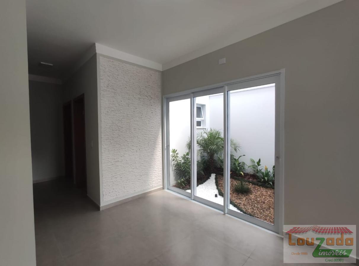 Casa à venda com 3 quartos, 250m² - Foto 5