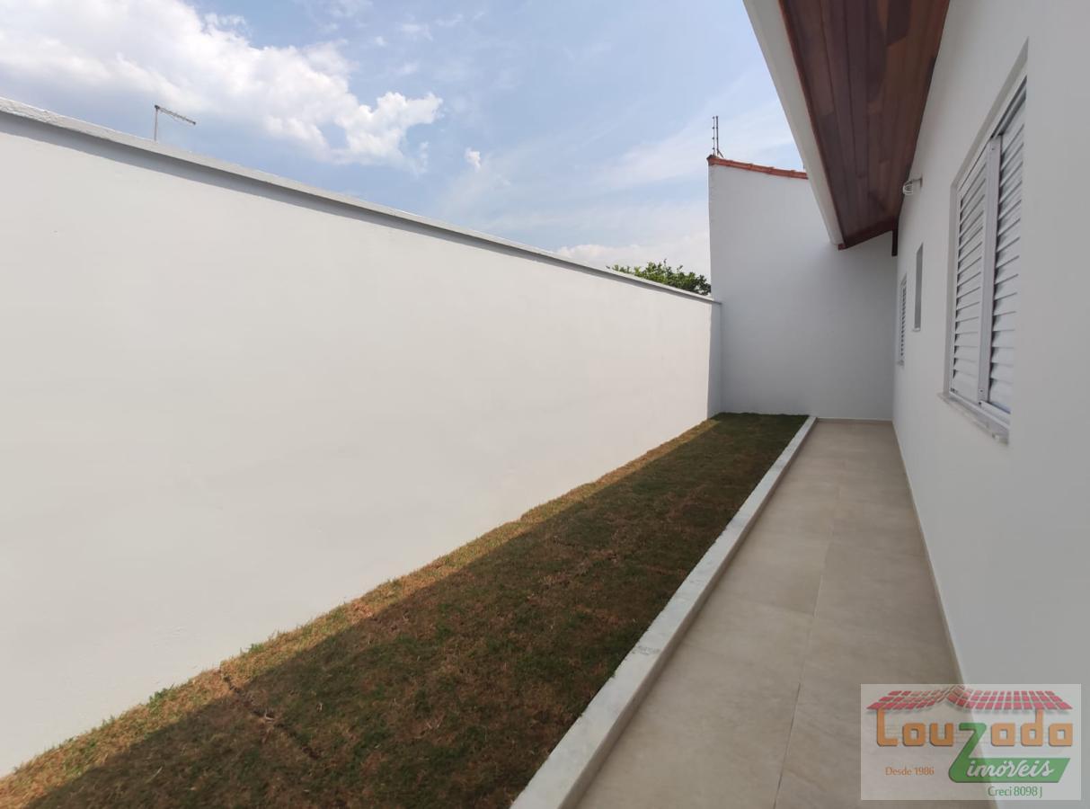 Casa à venda com 3 quartos, 250m² - Foto 14