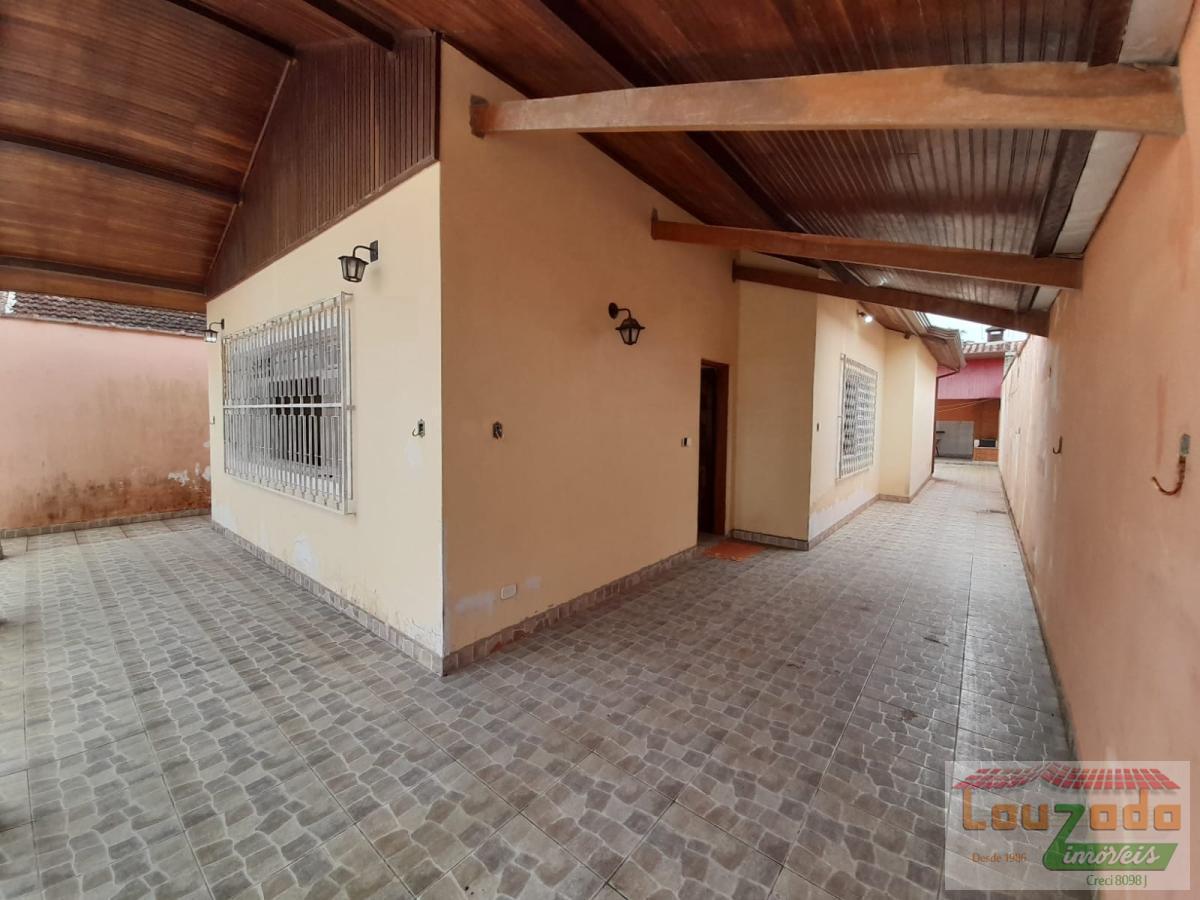 Casa à venda com 2 quartos, 277m² - Foto 2