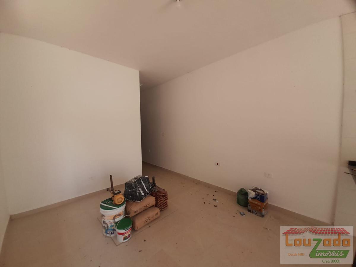 Casa à venda com 2 quartos, 125m² - Foto 3