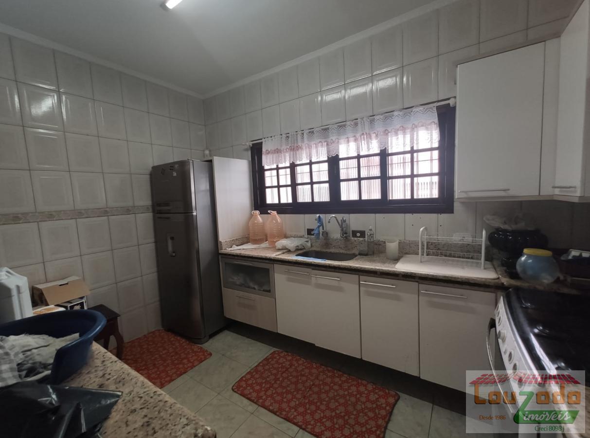 Sobrado à venda com 4 quartos, 300m² - Foto 4