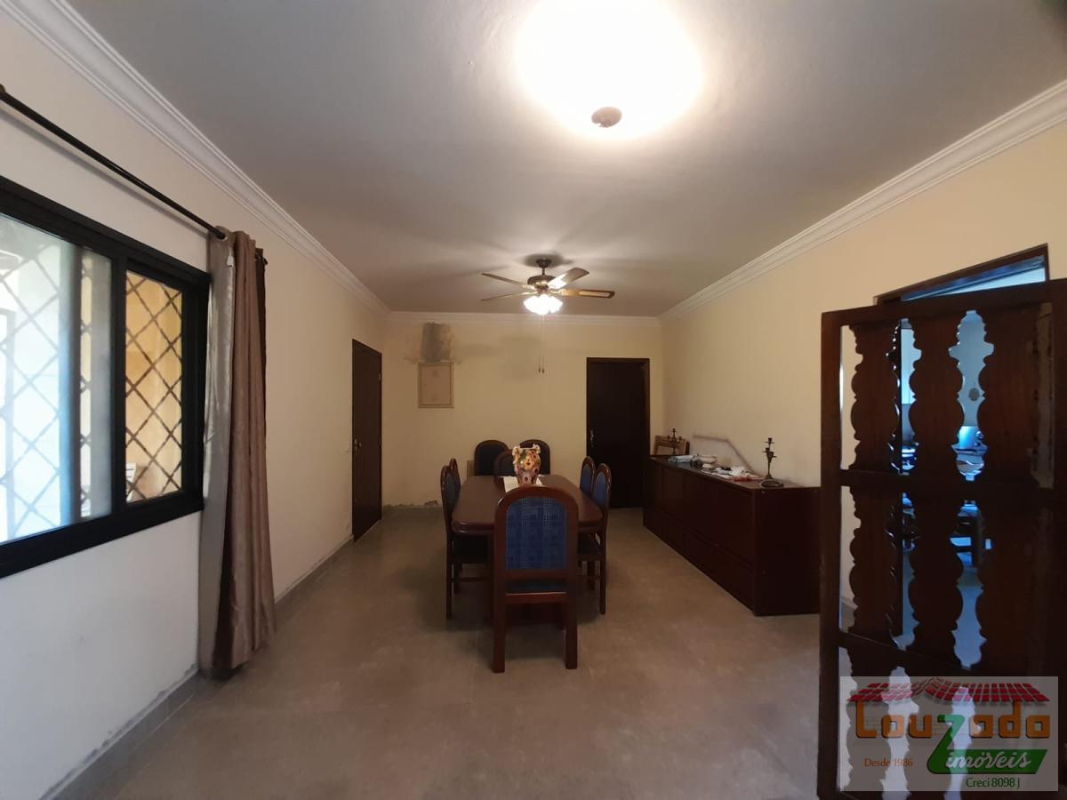 Casa à venda com 3 quartos, 600m² - Foto 4