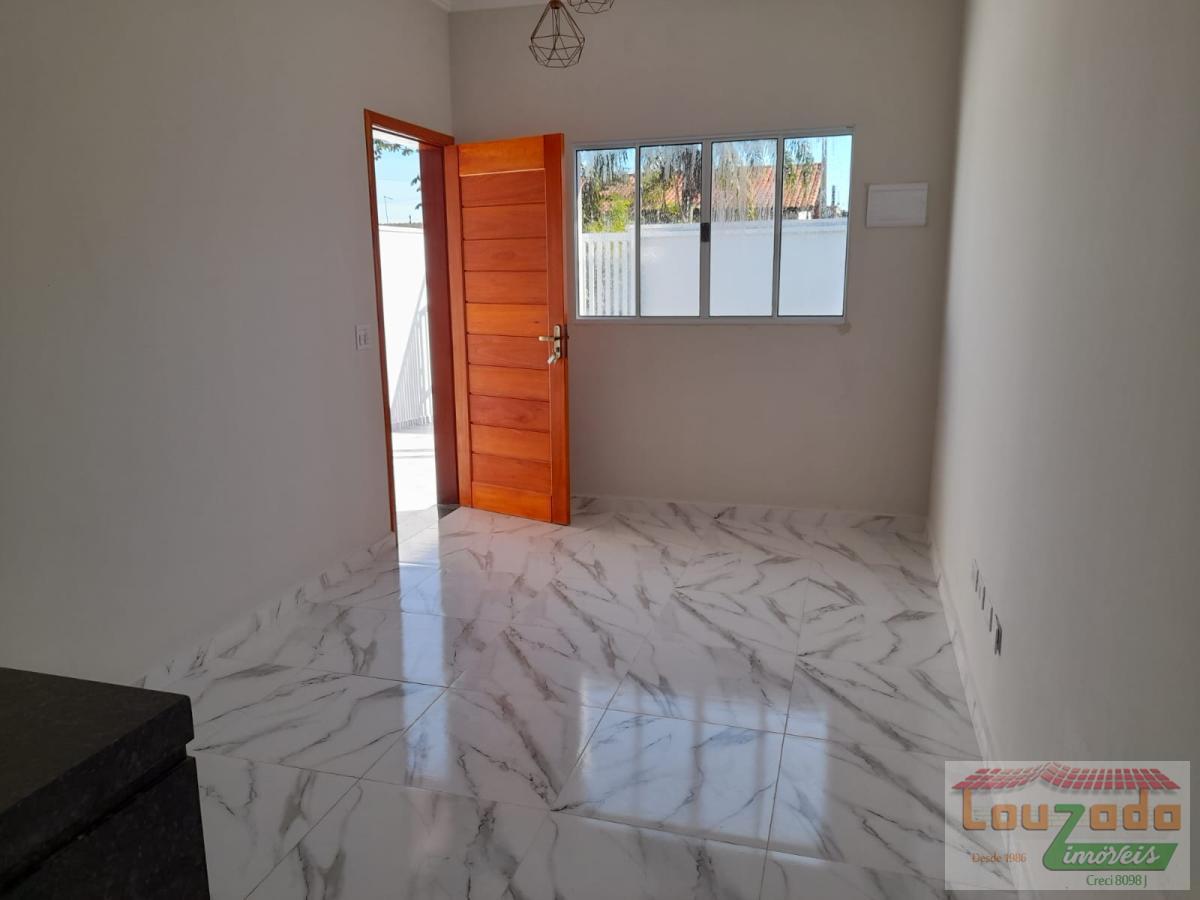 Casa à venda com 2 quartos, 125m² - Foto 2