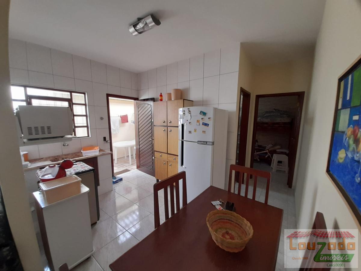 Casa à venda com 2 quartos, 120m² - Foto 4