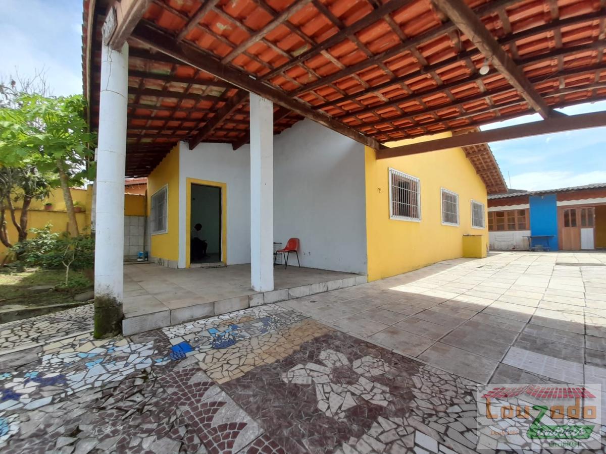 Casa à venda com 3 quartos, 294m² - Foto 1