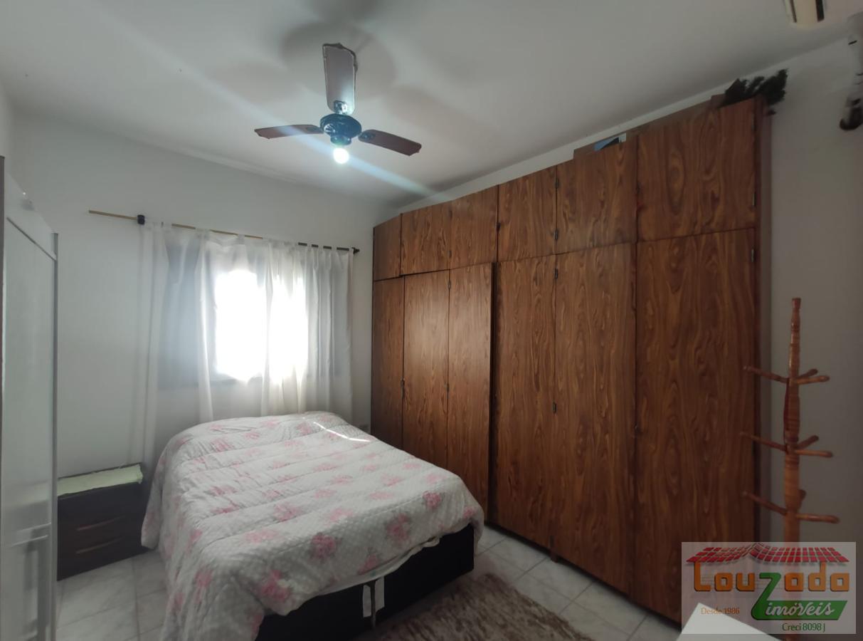 Casa à venda com 3 quartos, 360m² - Foto 13