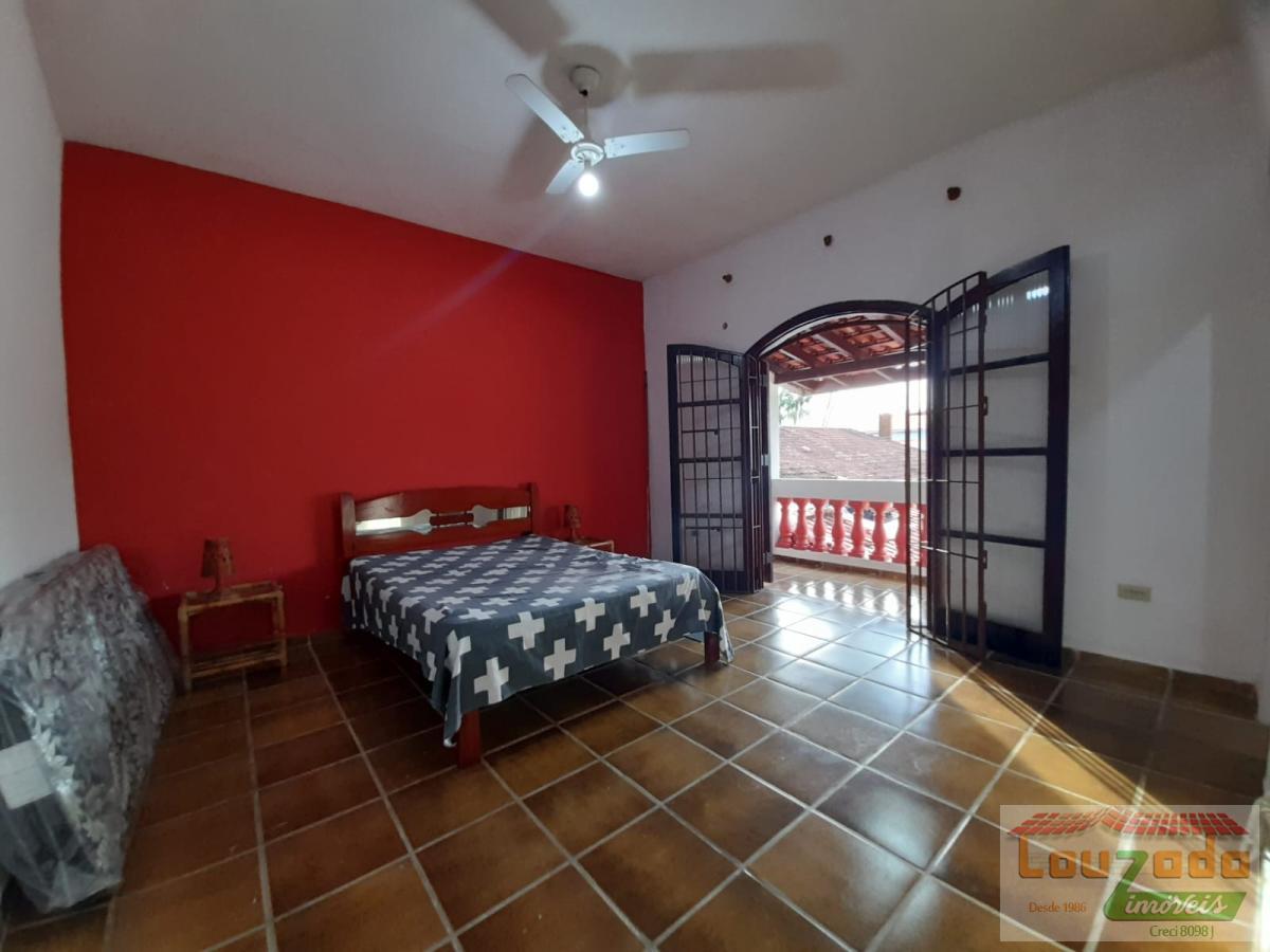 Casa à venda com 3 quartos, 300m² - Foto 9