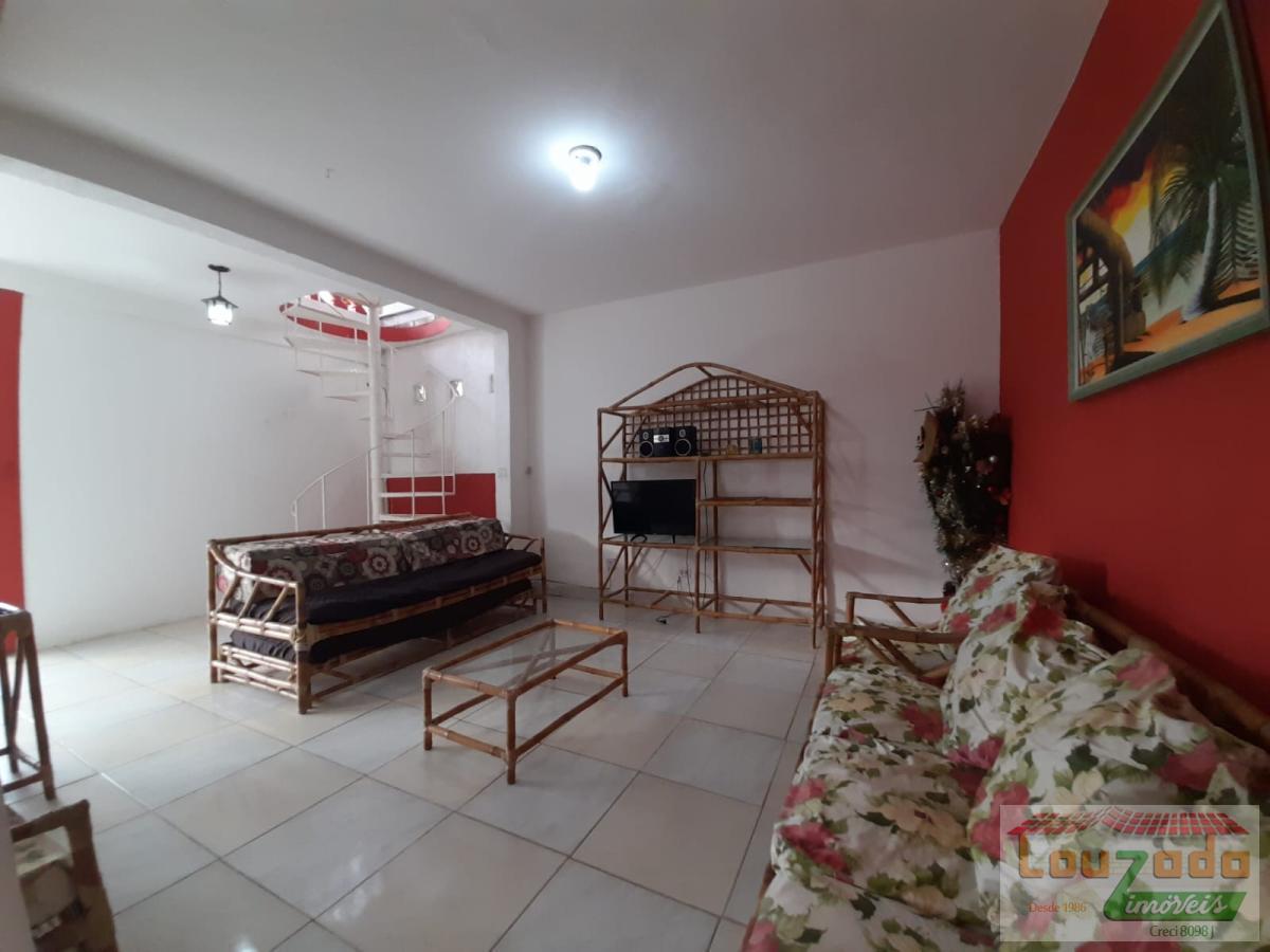 Casa à venda com 3 quartos, 300m² - Foto 2