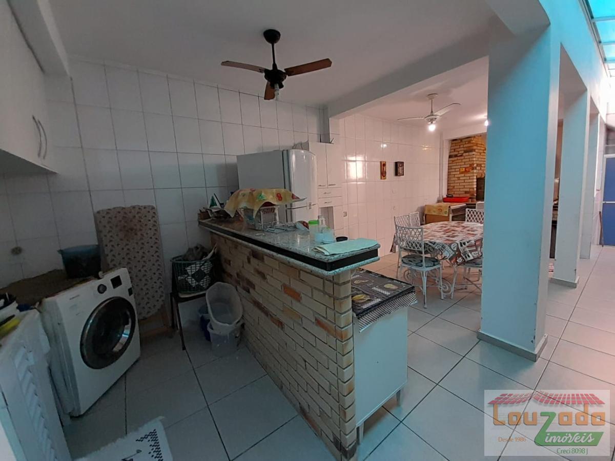 Casa à venda com 4 quartos, 260m² - Foto 17