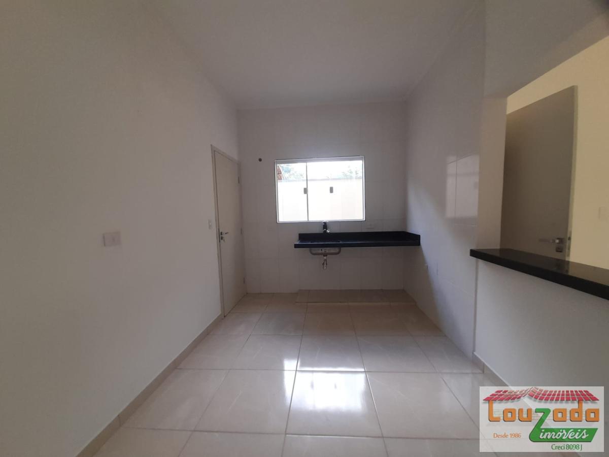 Casa à venda com 3 quartos, 168m² - Foto 4