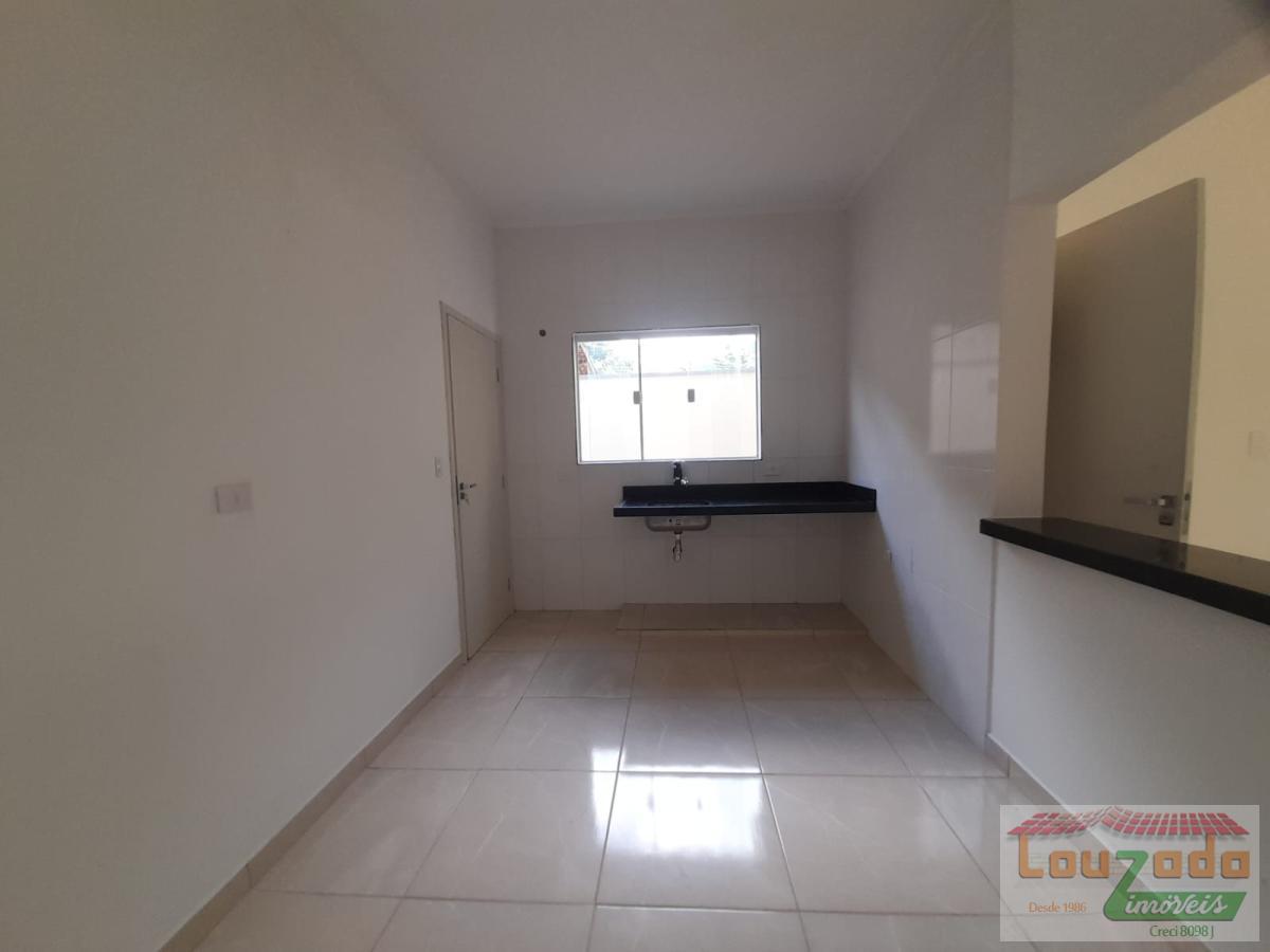 Casa à venda com 3 quartos, 168m² - Foto 4