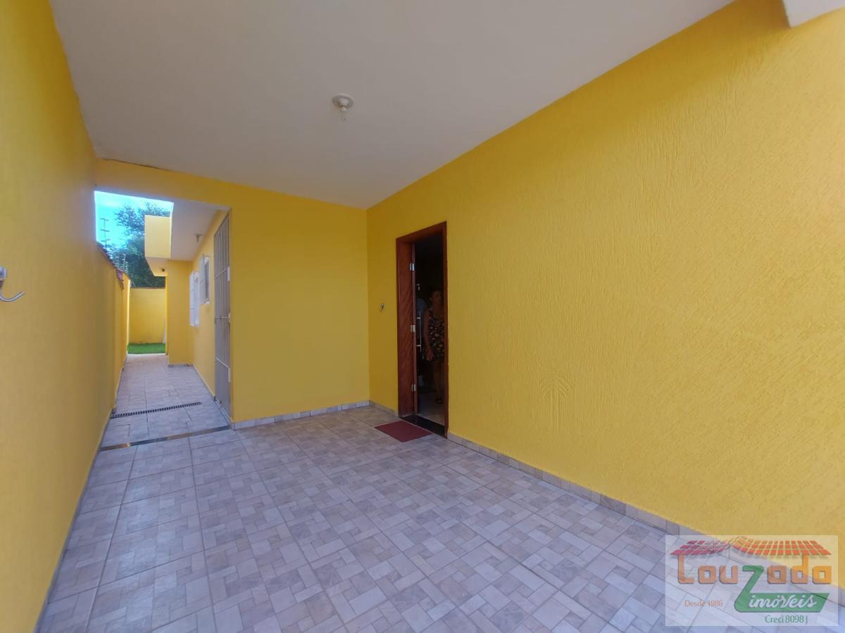 Casa à venda com 2 quartos, 131m² - Foto 2