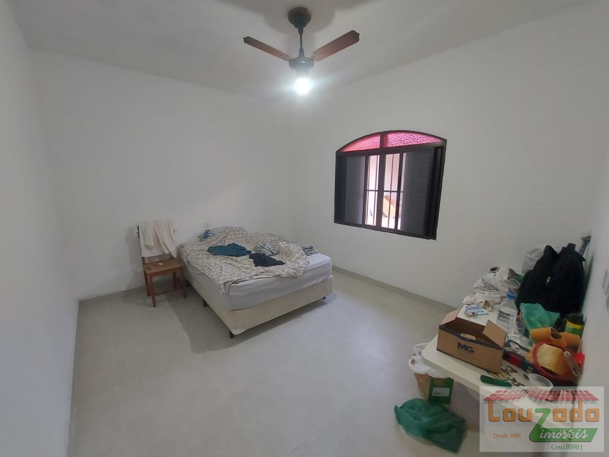 Casa à venda com 3 quartos, 360m² - Foto 7