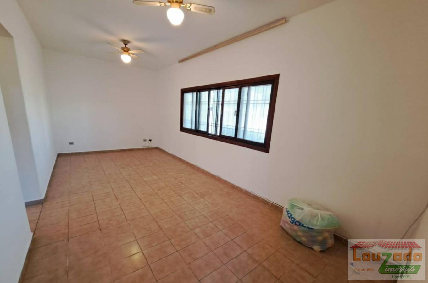 Casa à venda com 3 quartos, 264m² - Foto 5