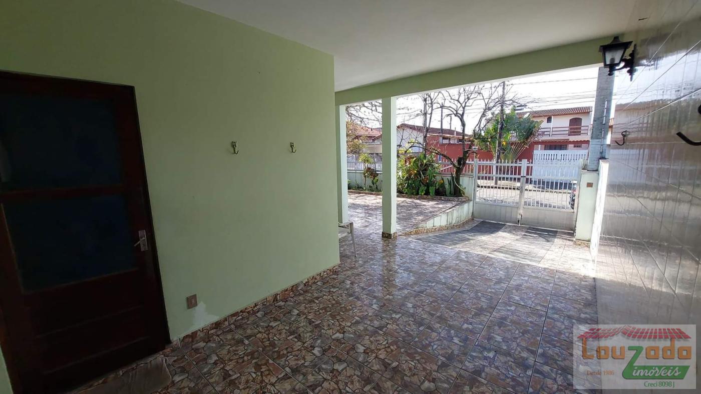 Casa à venda com 3 quartos, 264m² - Foto 4