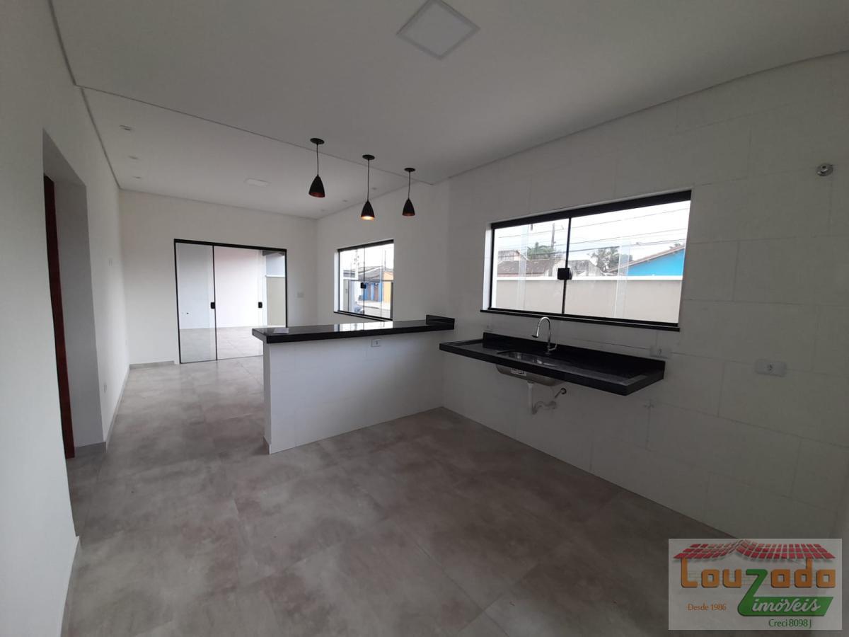 Casa à venda com 2 quartos, 145m² - Foto 1