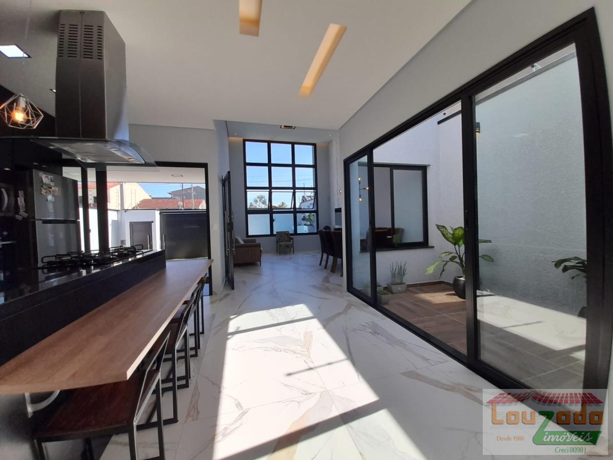 Casa à venda com 3 quartos, 270m² - Foto 5