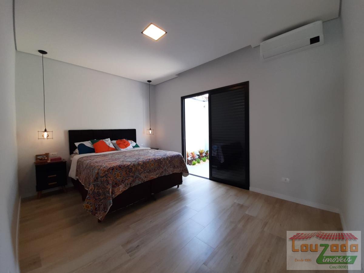 Casa à venda com 3 quartos, 270m² - Foto 8