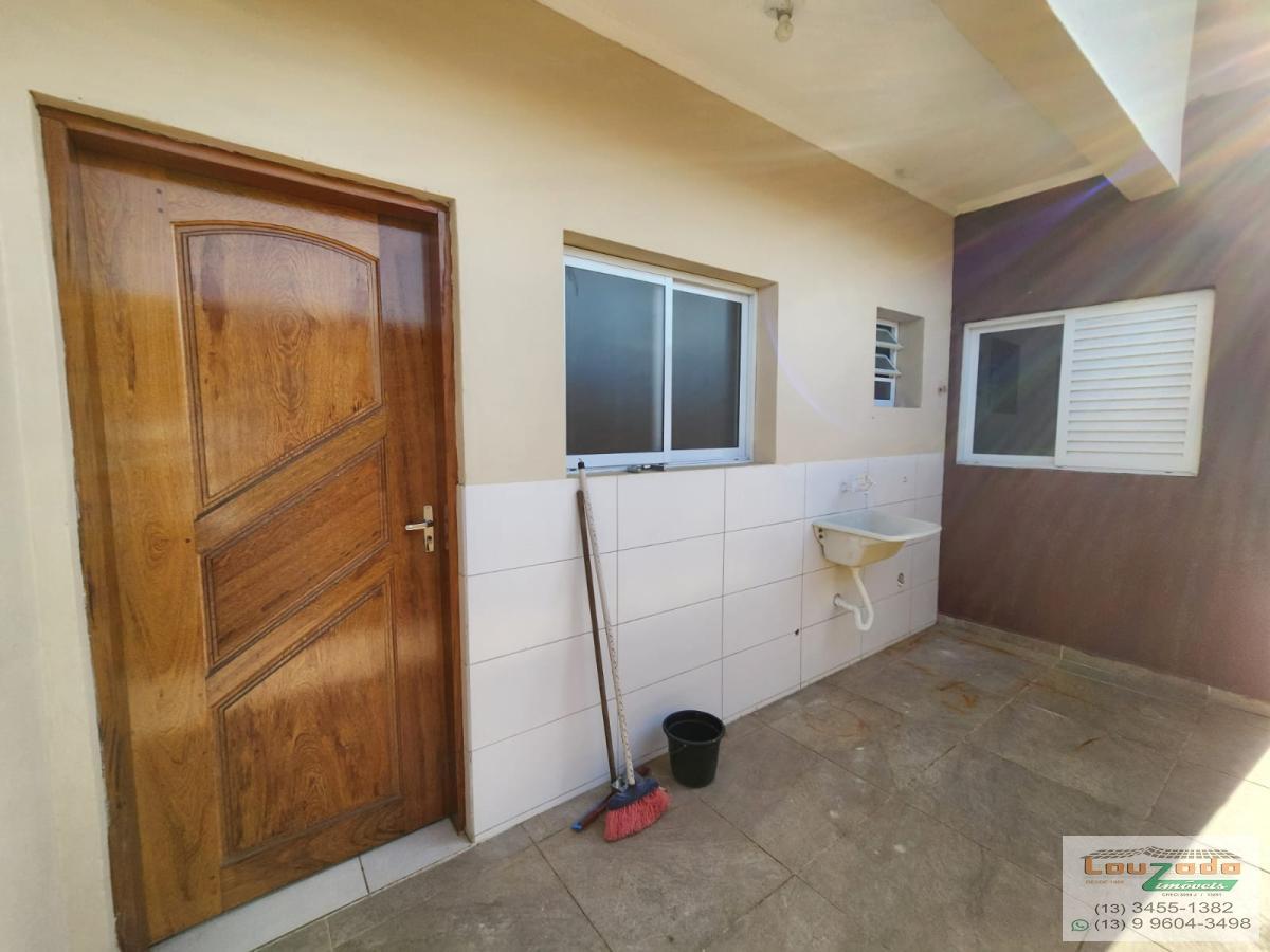 Casa à venda com 2 quartos, 140m² - Foto 2