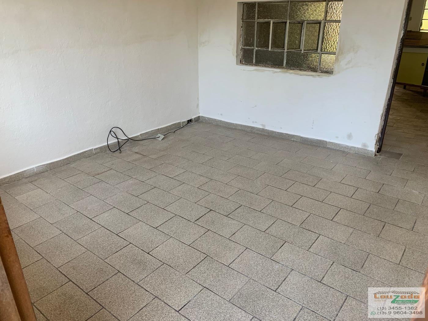 Casa à venda com 2 quartos, 291m² - Foto 2