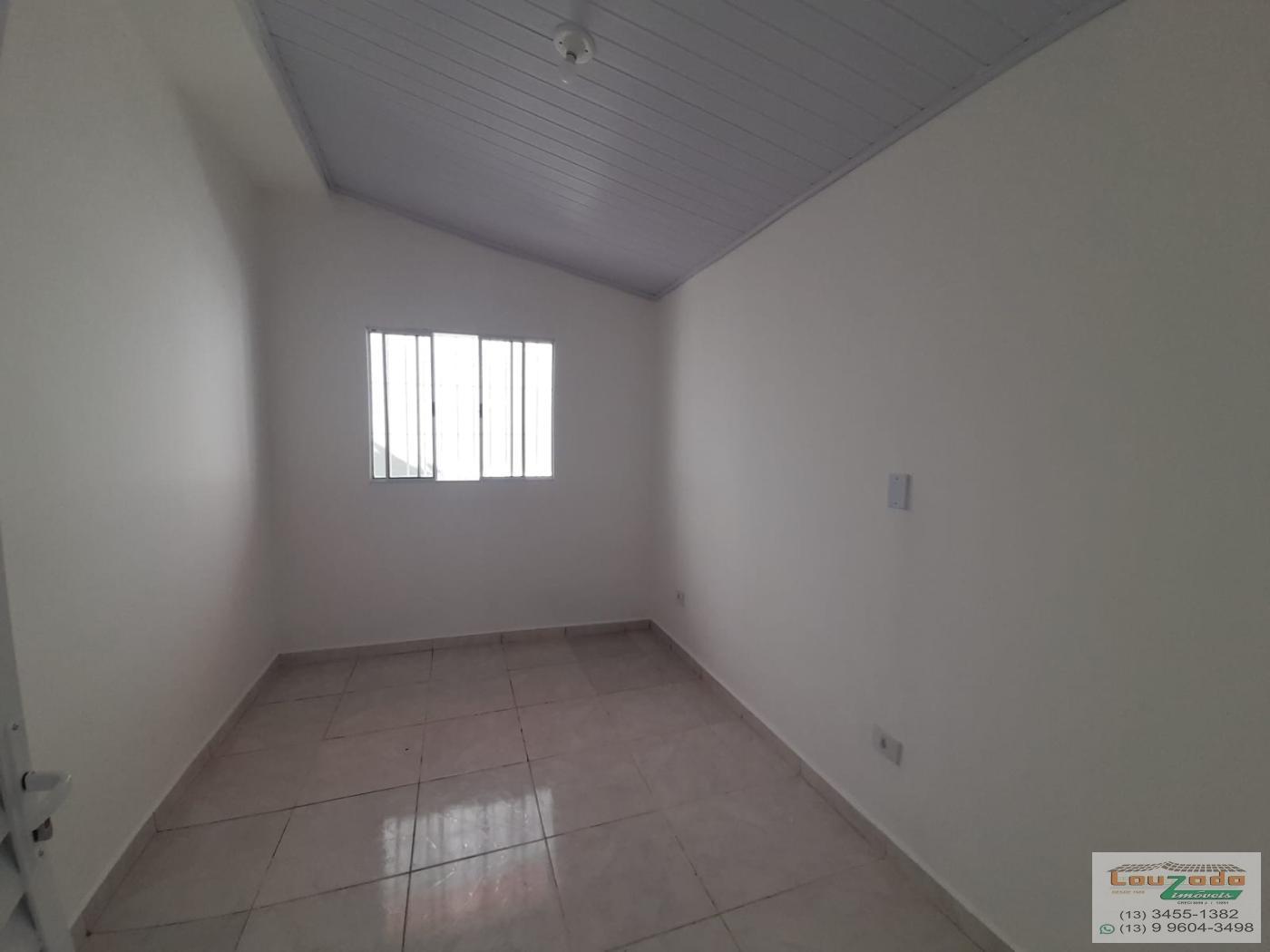 Casa à venda com 3 quartos, 334m² - Foto 4